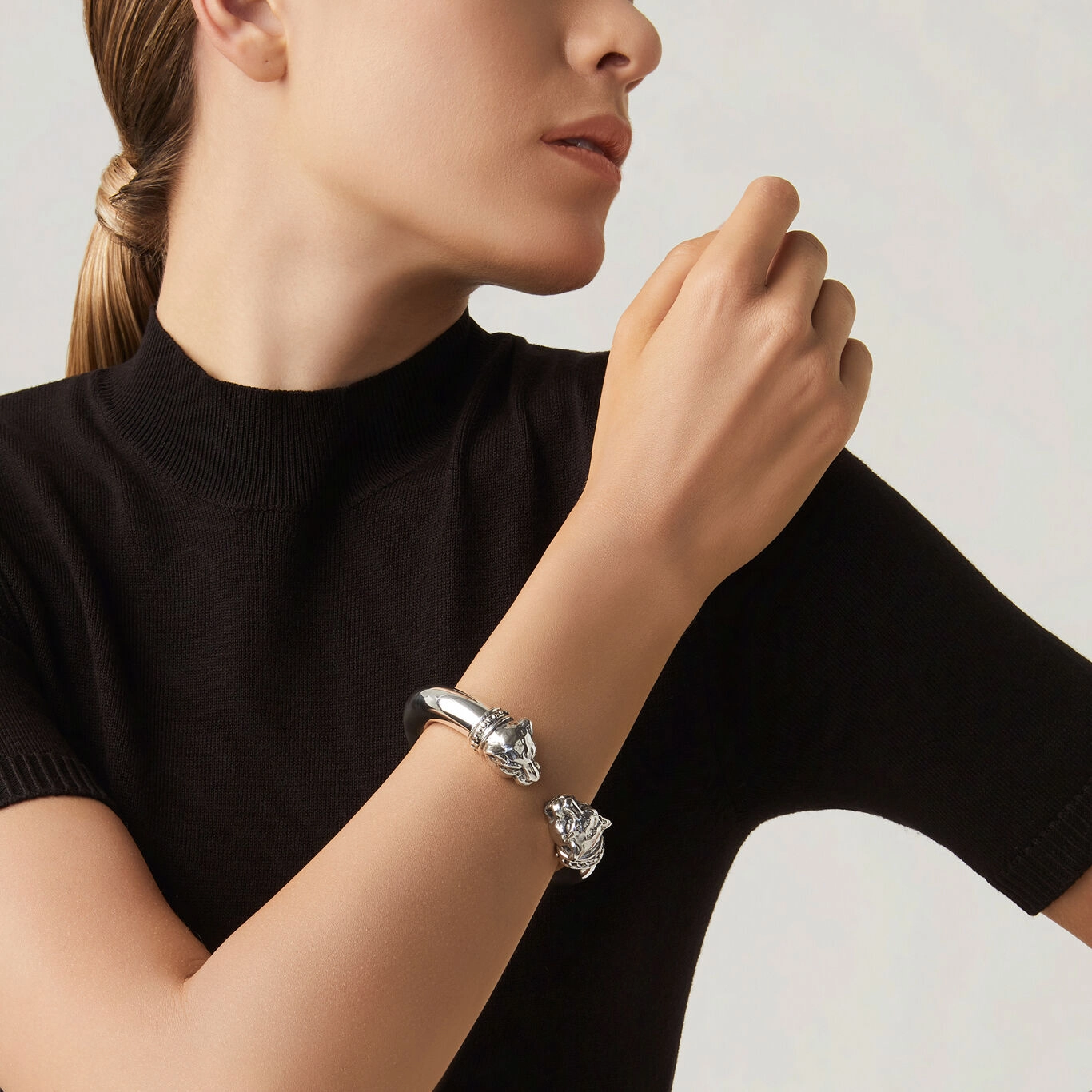 Foto indossata di Braccialetesteleopardo