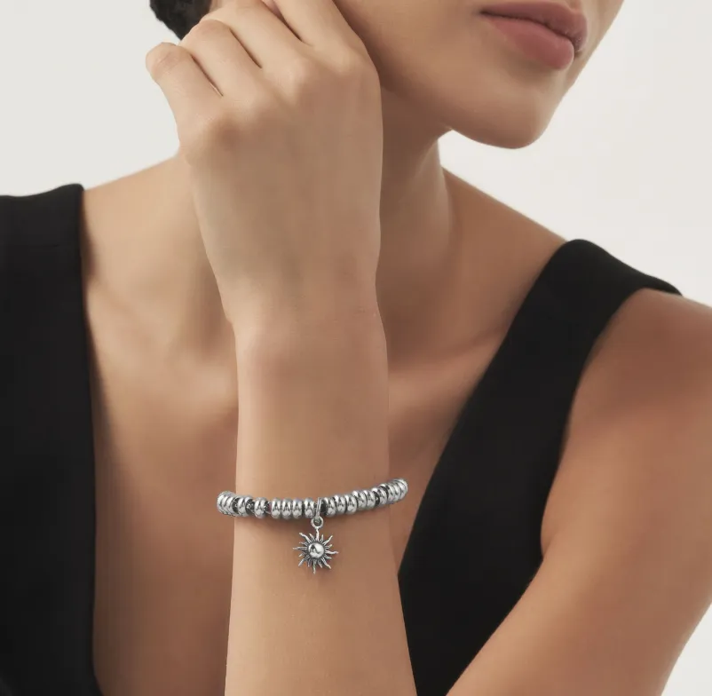 Charm Sole indossato
