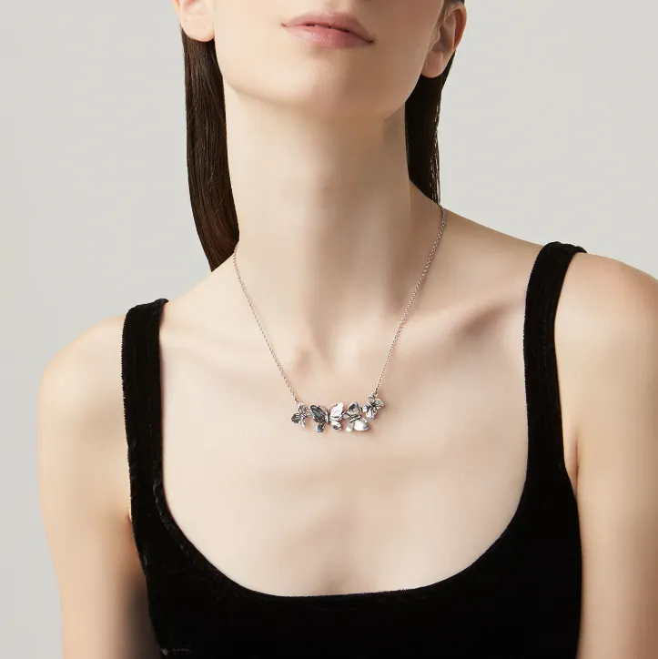 Collana Farfalle indossata