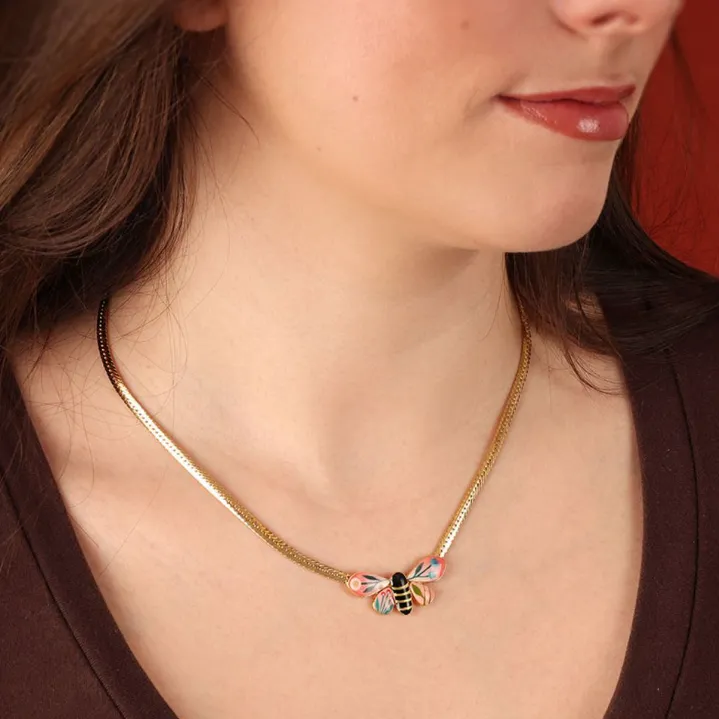 Collana La Vie en Rose indossata