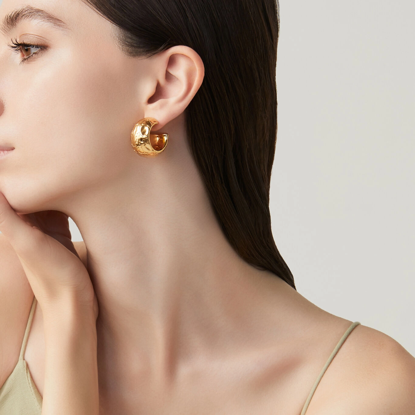 Orecchini Croco Oro indossati