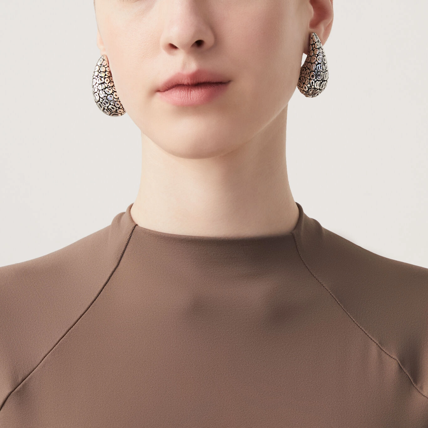 Foto indossata di Orecchinigocciacroco