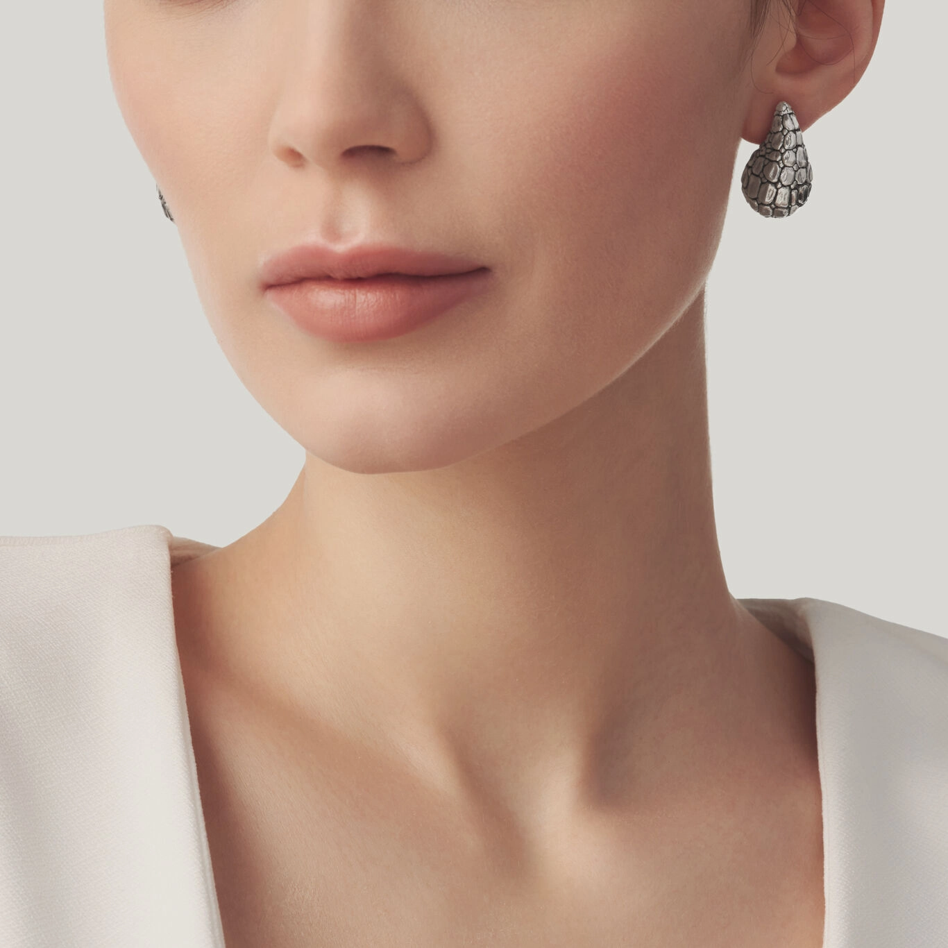 Foto indossata di Orecchinigocciacrocopiccoli